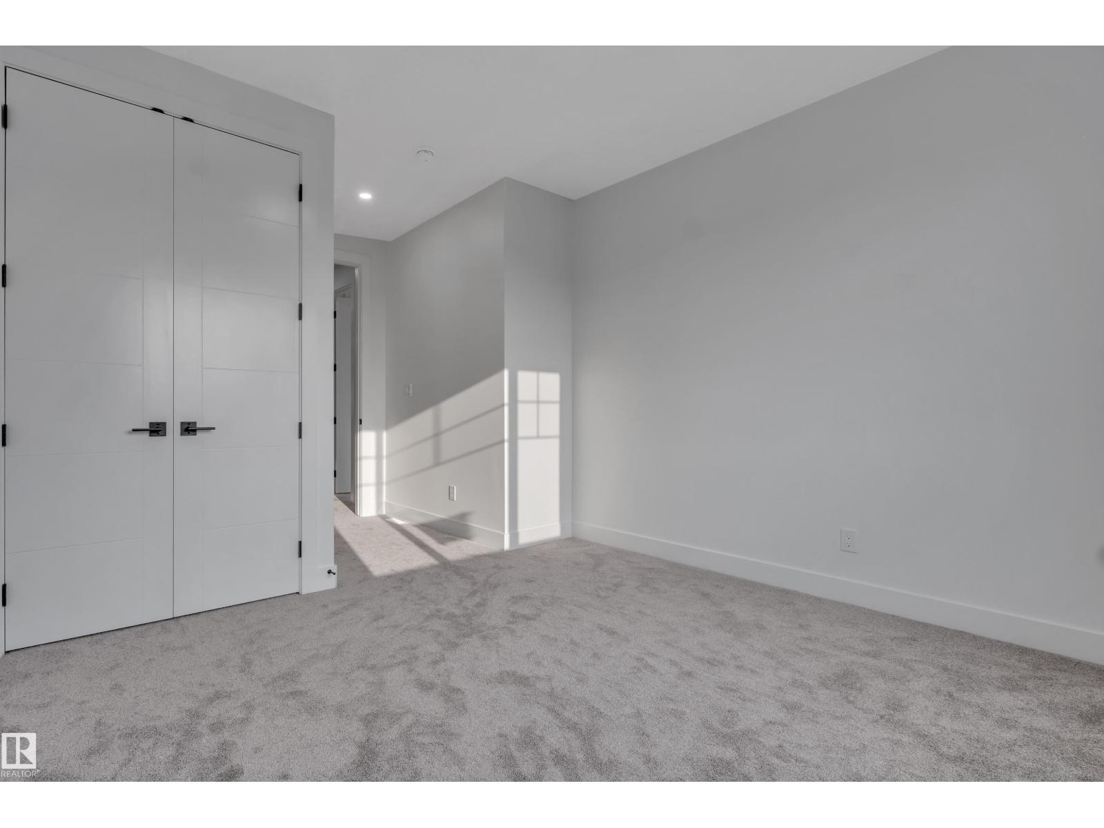 4005 39 ST - Image 40