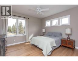 85 Lakeview Avenue, Gull Lake, AB T4L2N1 Photo 26