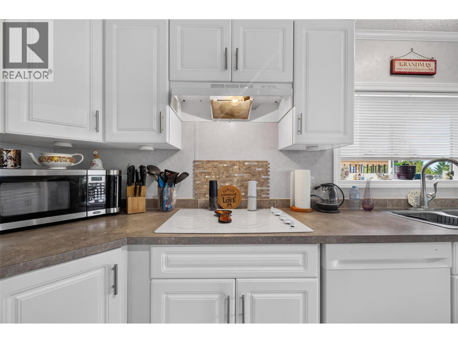 #32 1885 Tappen Notch Hill Road - 7