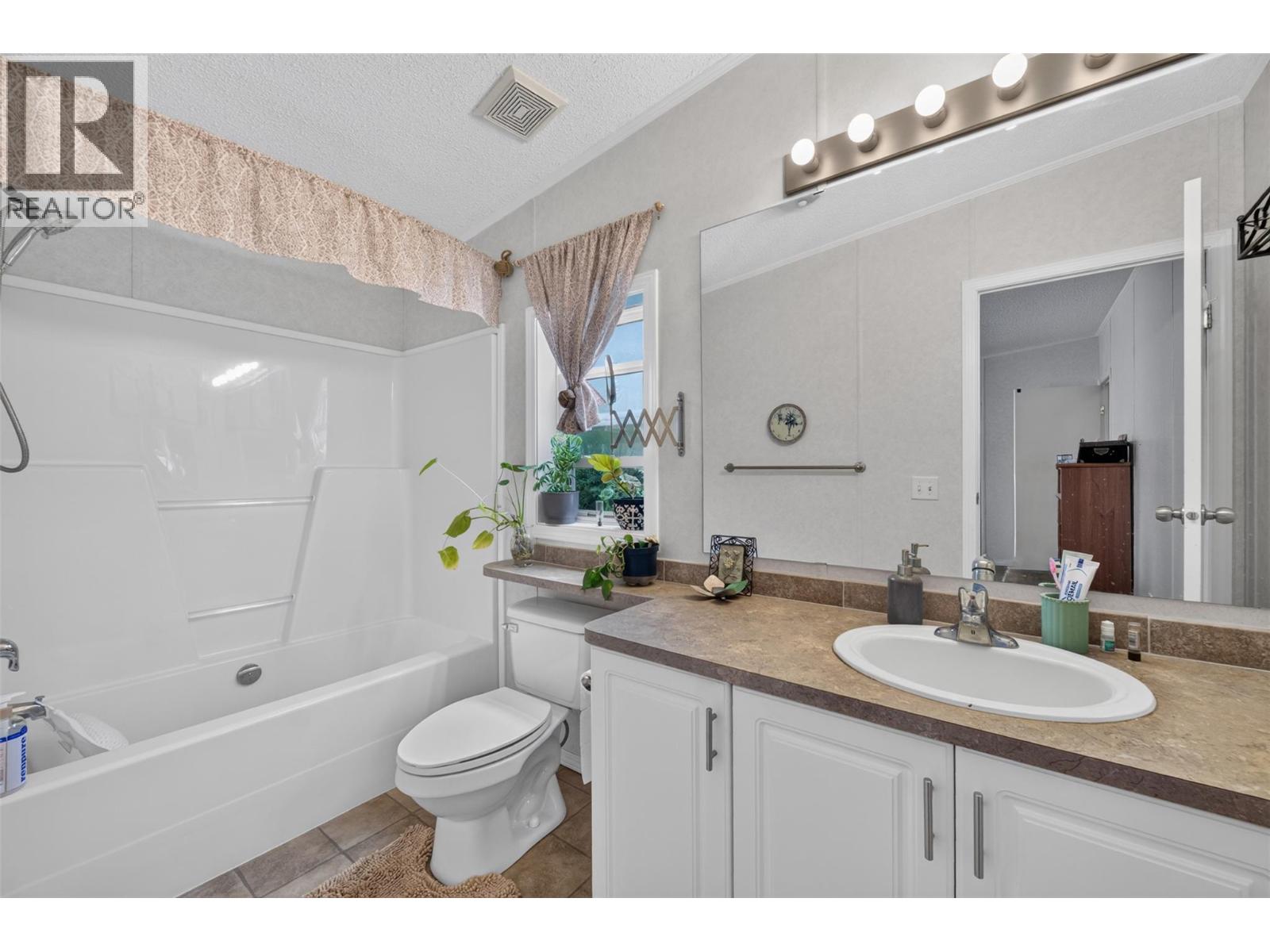 #32 1885 Tappen Notch Hill Road - 15