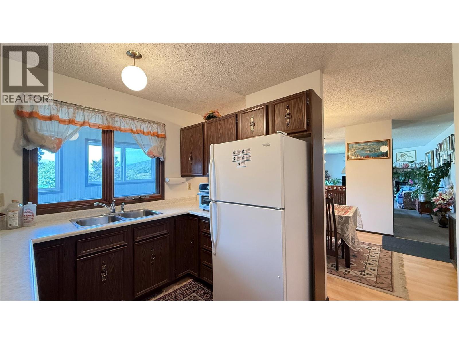 1705 Slocan Crescent - 14