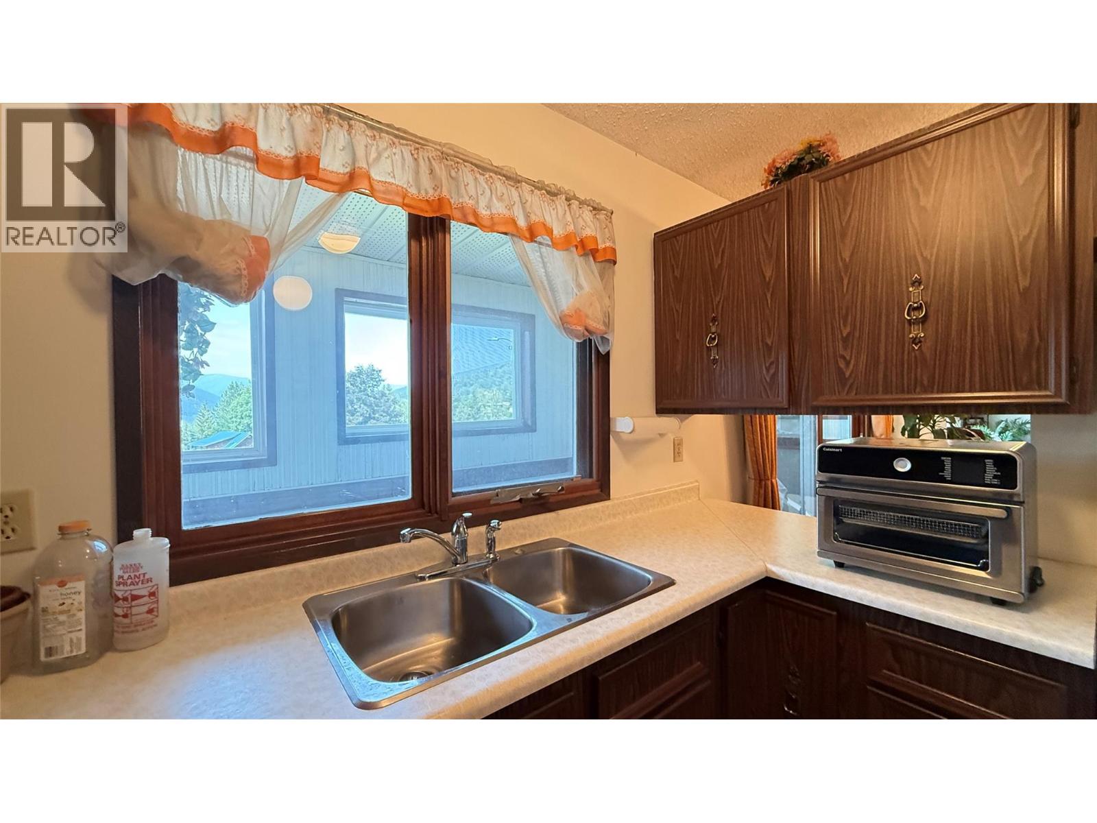 1705 Slocan Crescent - 15