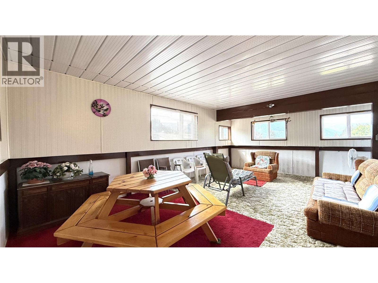 1705 Slocan Crescent - 18