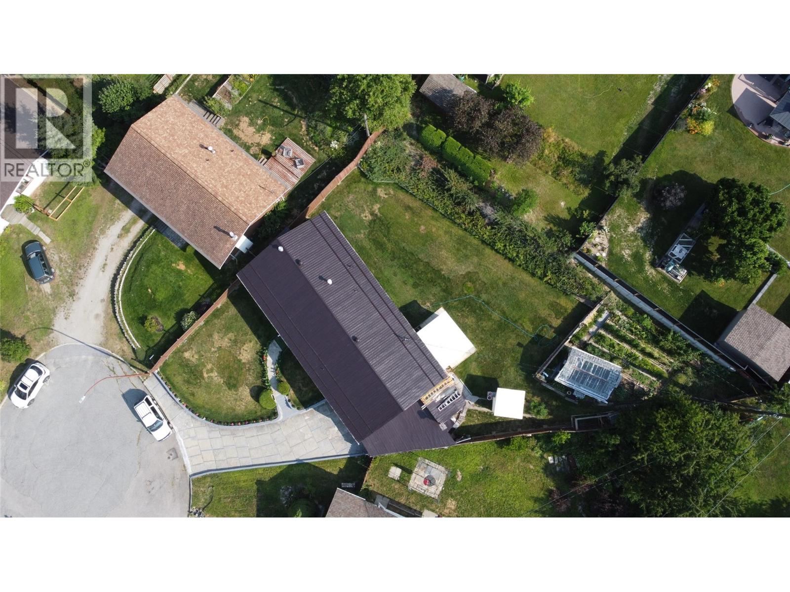 1705 Slocan Crescent - 2