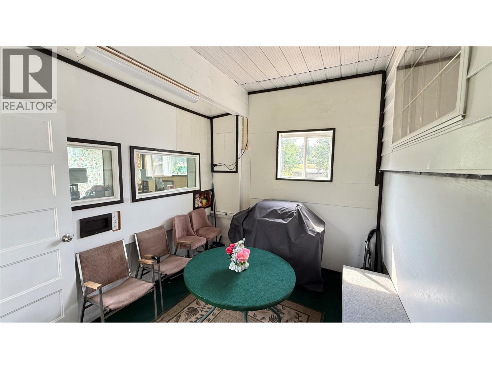 1705 Slocan Crescent - 20