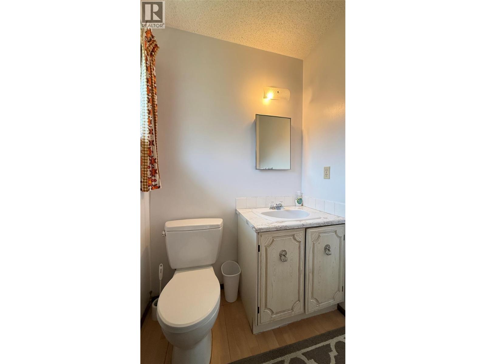 1705 Slocan Crescent - 23