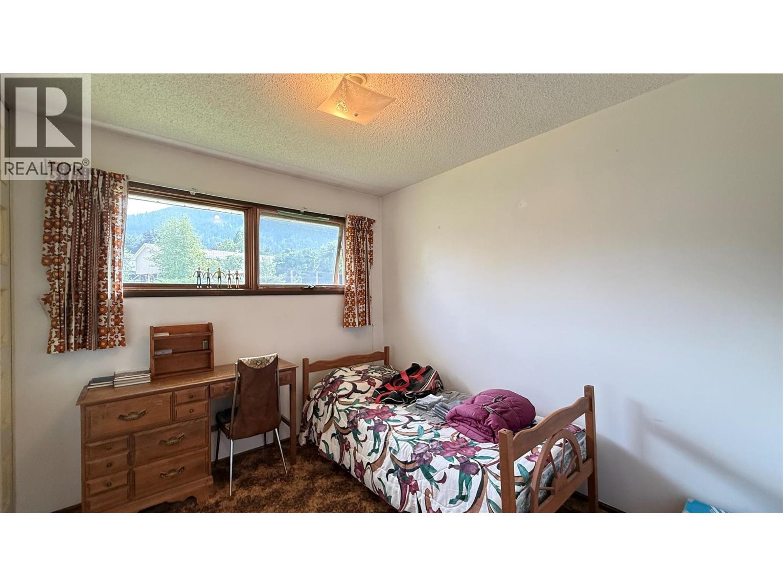 1705 Slocan Crescent - 26