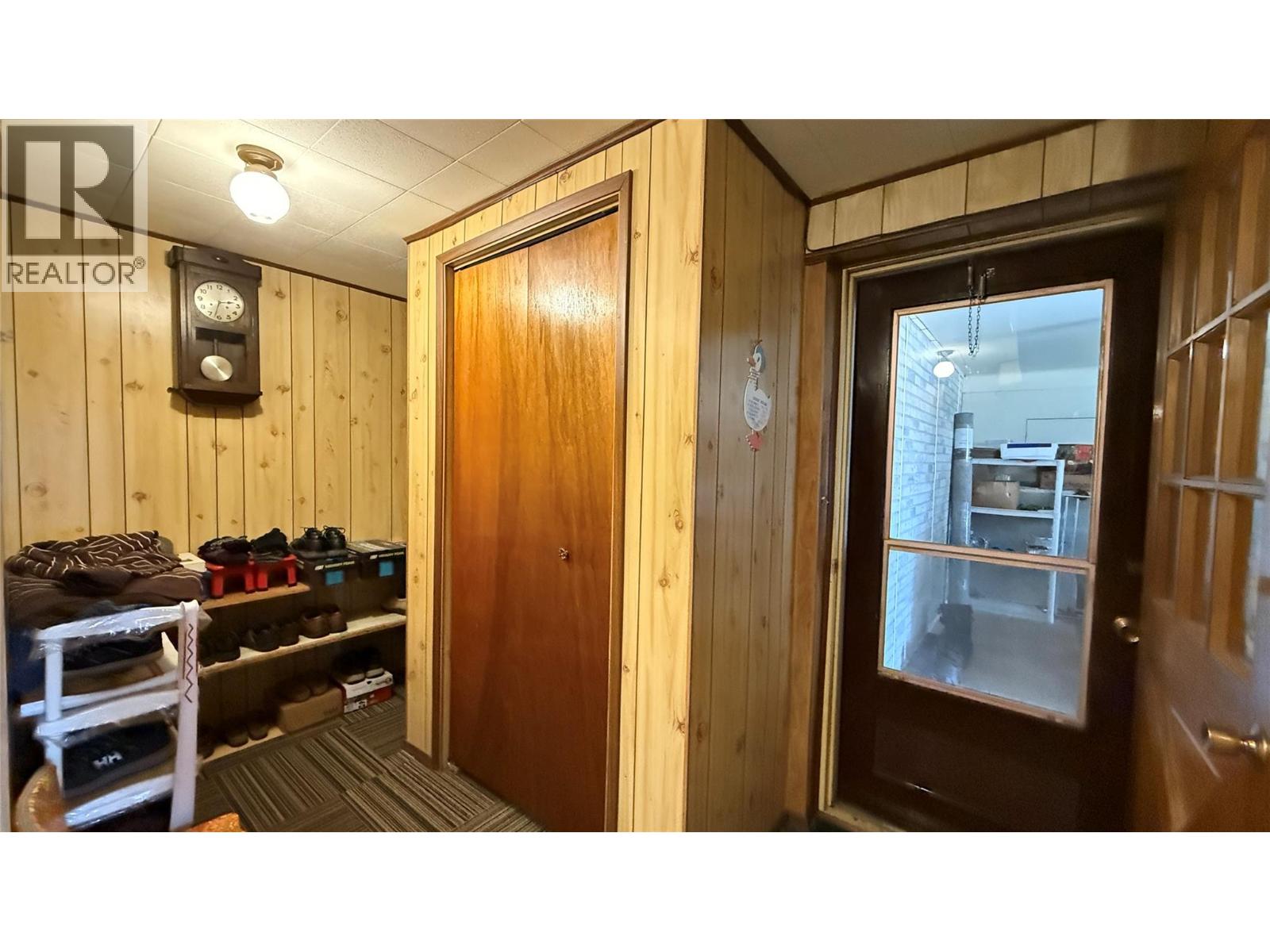 1705 Slocan Crescent - 27