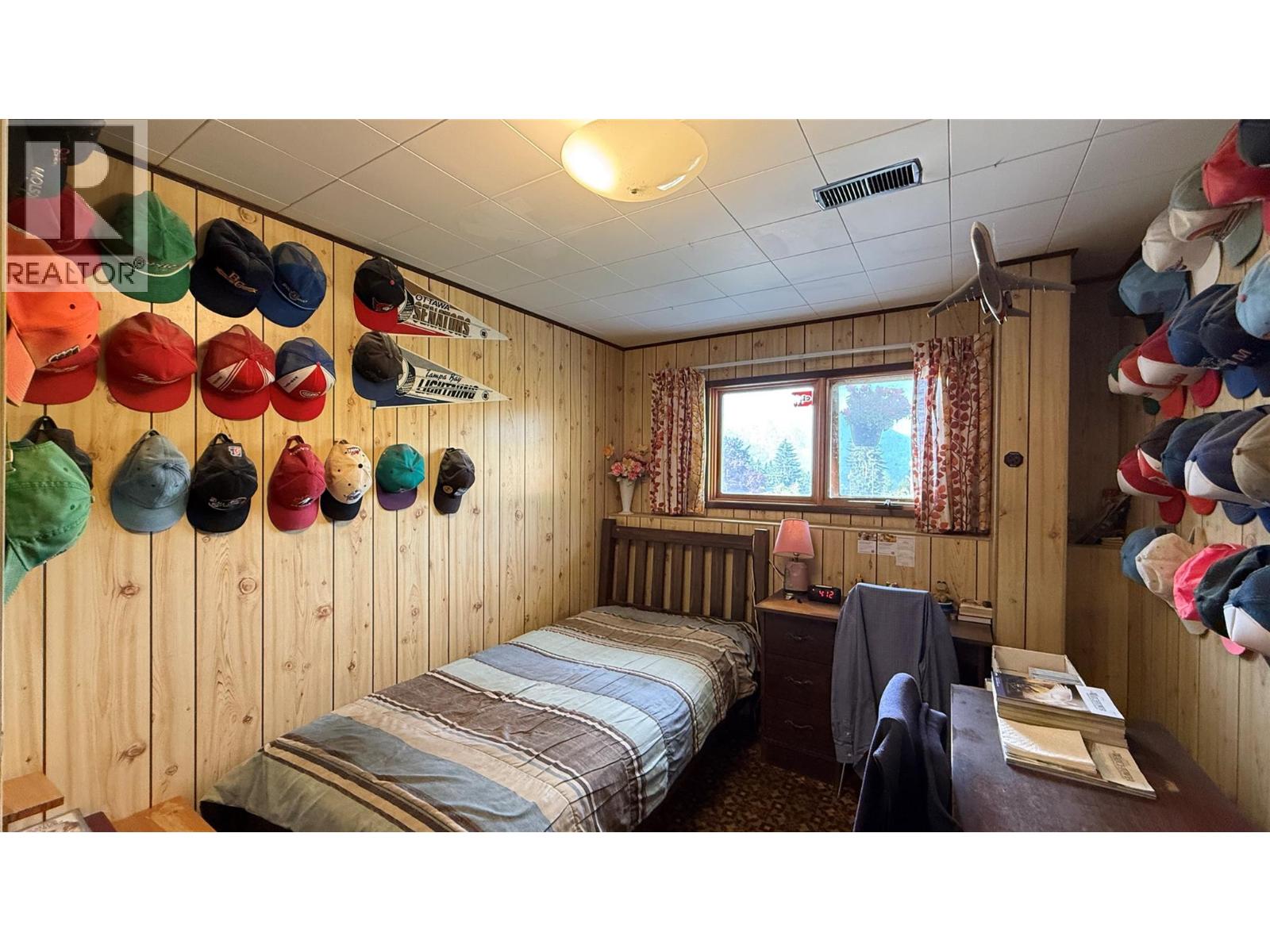 1705 Slocan Crescent - 29
