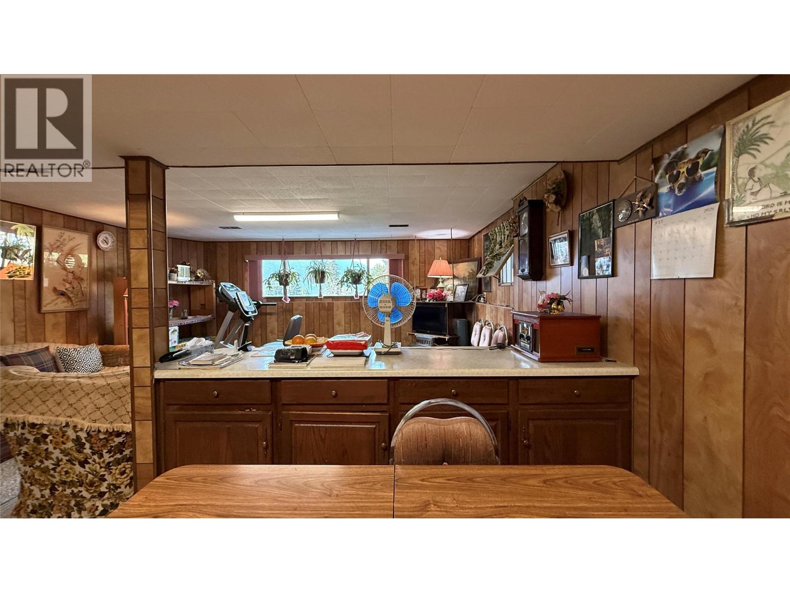 1705 Slocan Crescent - 36