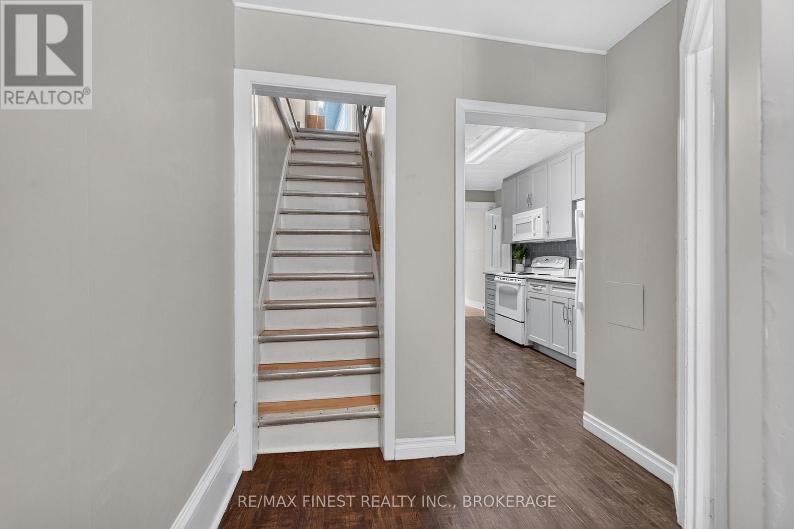 358 JOHNSON STREET - 5