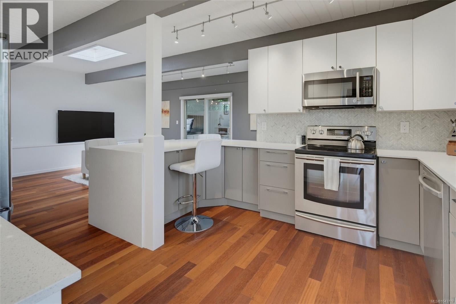 930 Kentwood Terr - 11