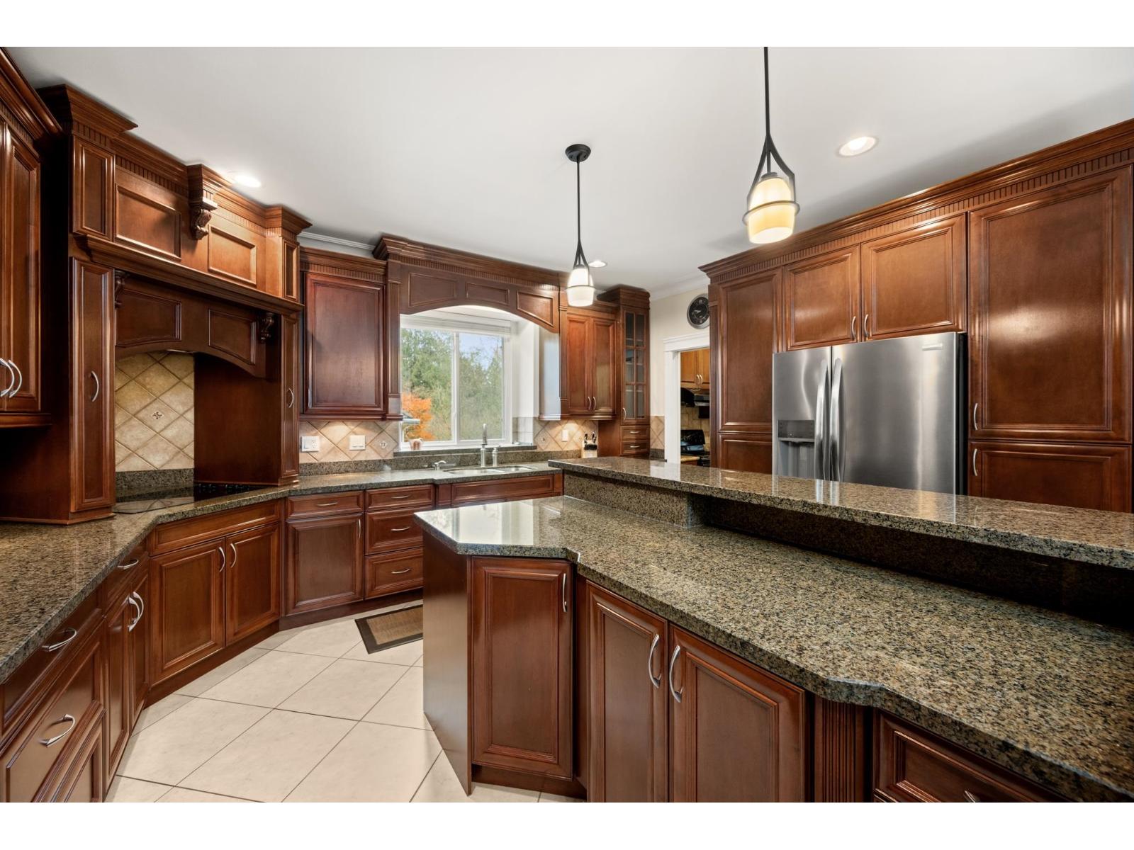 8 Bed, 5 Bath House for Sale in Surrey – 16416 92A AVENUE, Surrey – MLS# R3146114 - Image 12