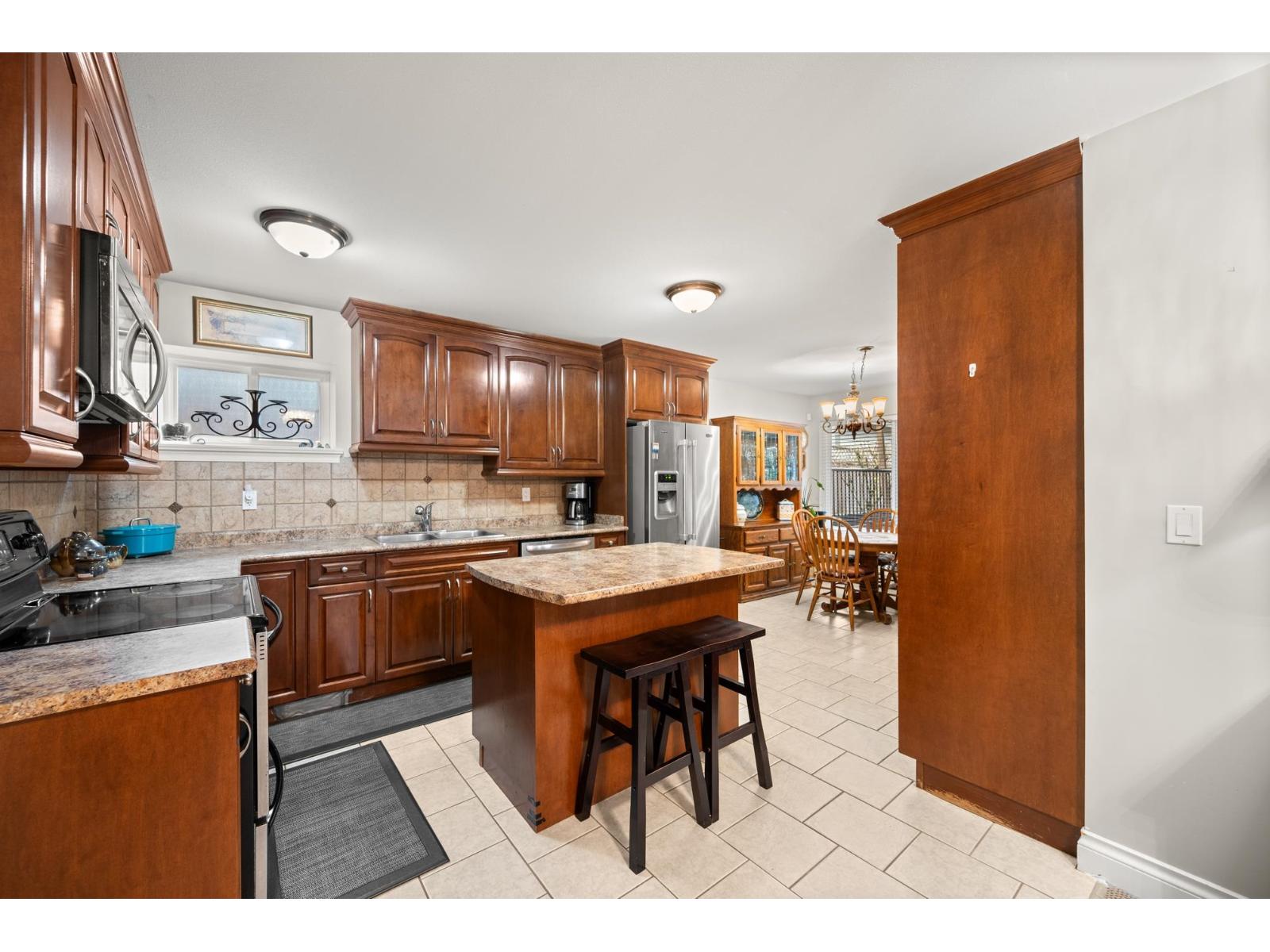 8 Bed, 5 Bath House for Sale in Surrey – 16416 92A AVENUE, Surrey – MLS# R3146114 - Image 29
