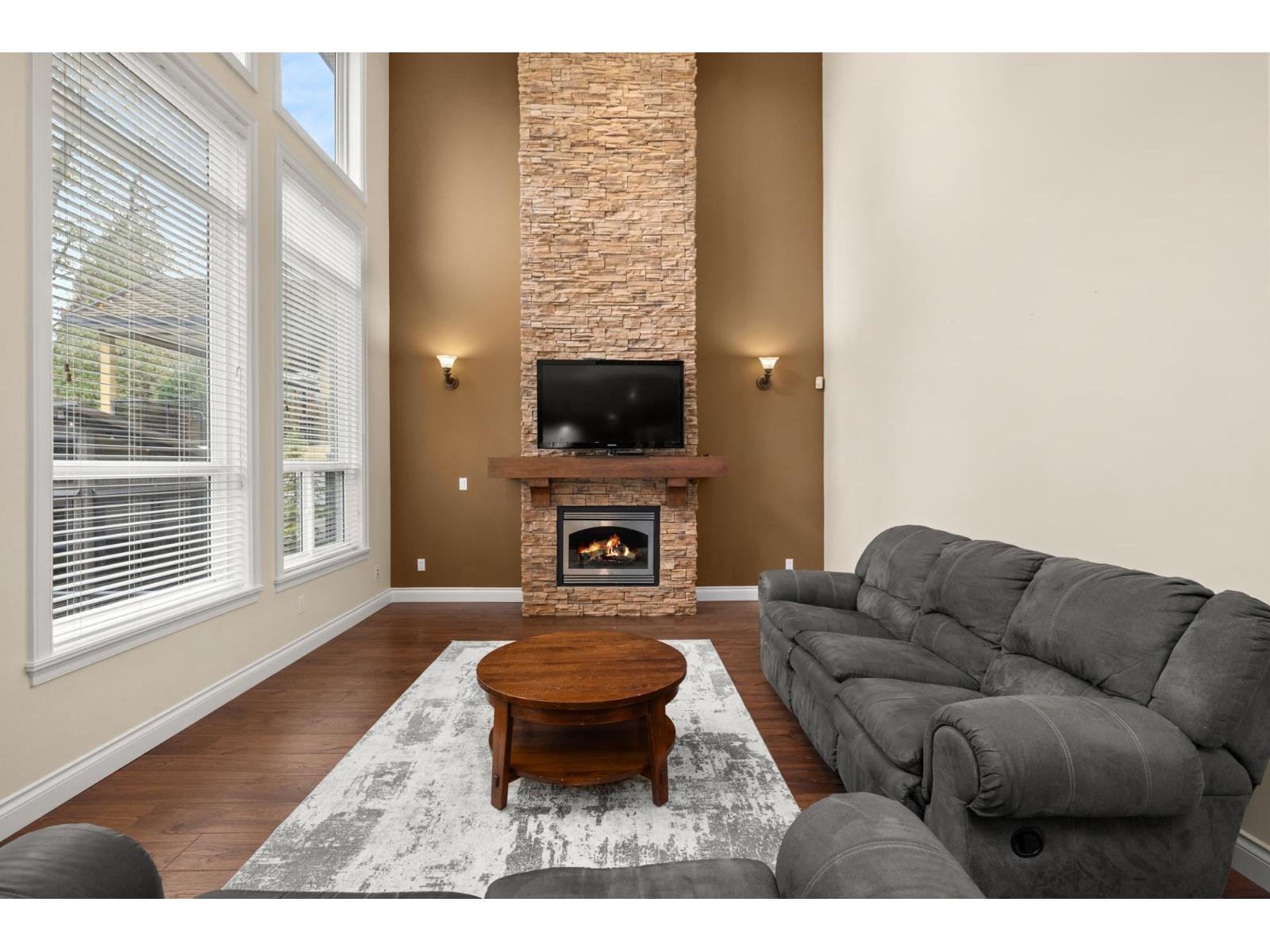 8 Bed, 5 Bath House for Sale in Surrey – 16416 92A AVENUE, Surrey – MLS# R3146114 - Image 16