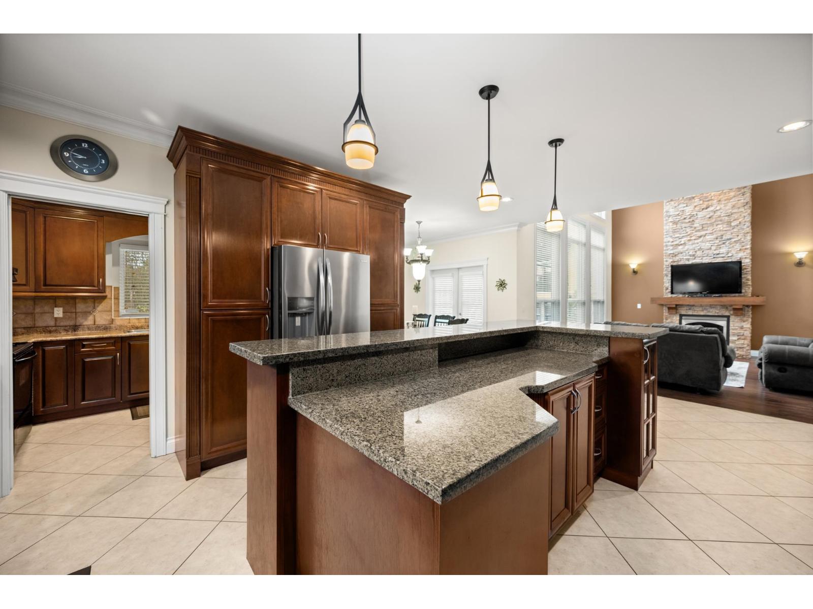8 Bed, 5 Bath House for Sale in Surrey – 16416 92A AVENUE, Surrey – MLS# R3146114 - Image 15