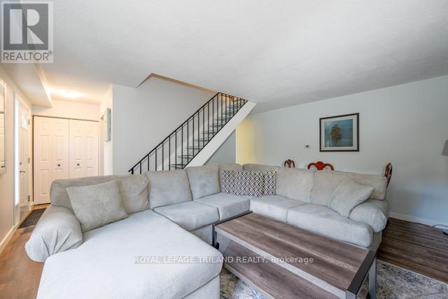 #104 70 FIDDLERS GREEN ROAD - 3