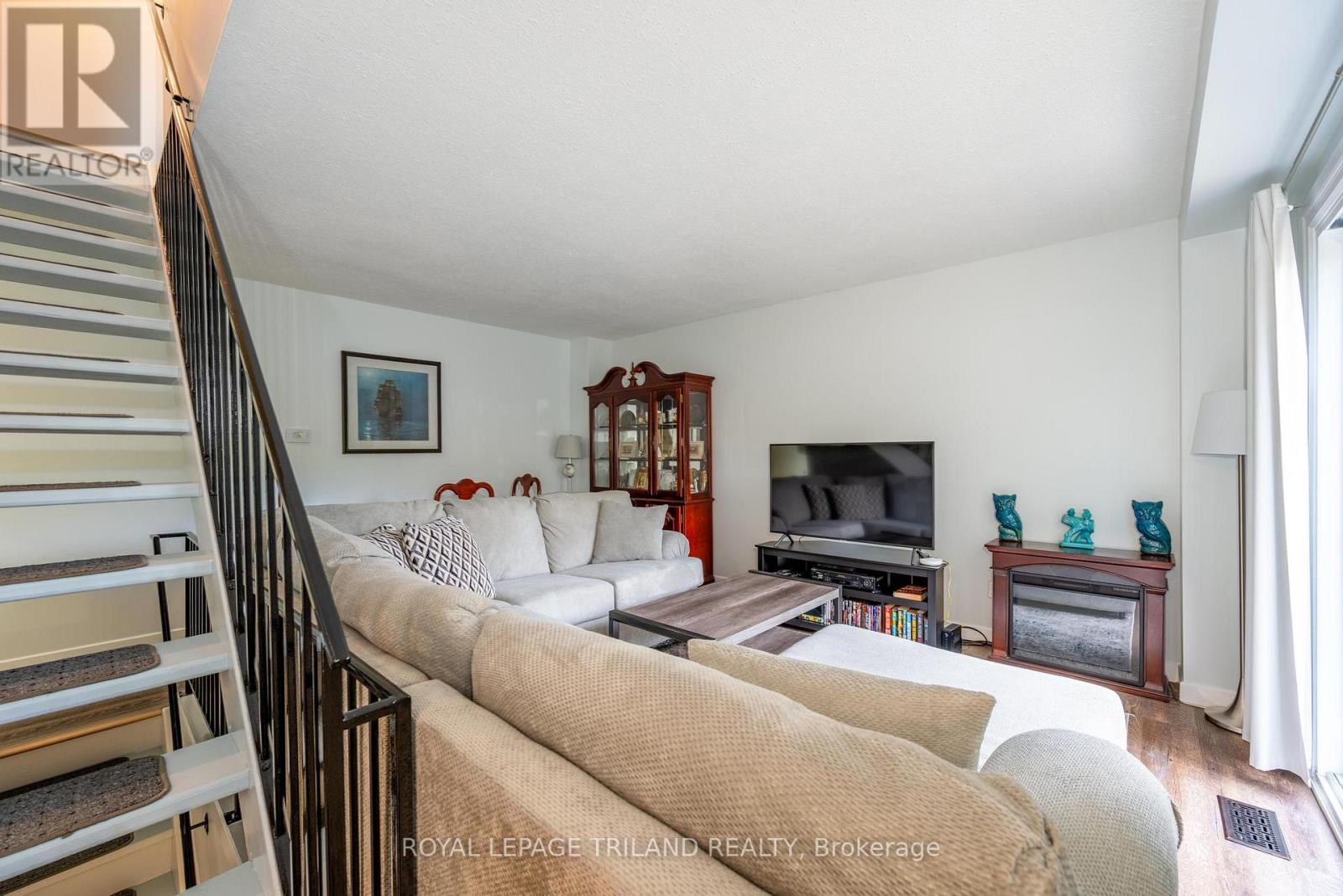 #104 70 FIDDLERS GREEN ROAD - 4