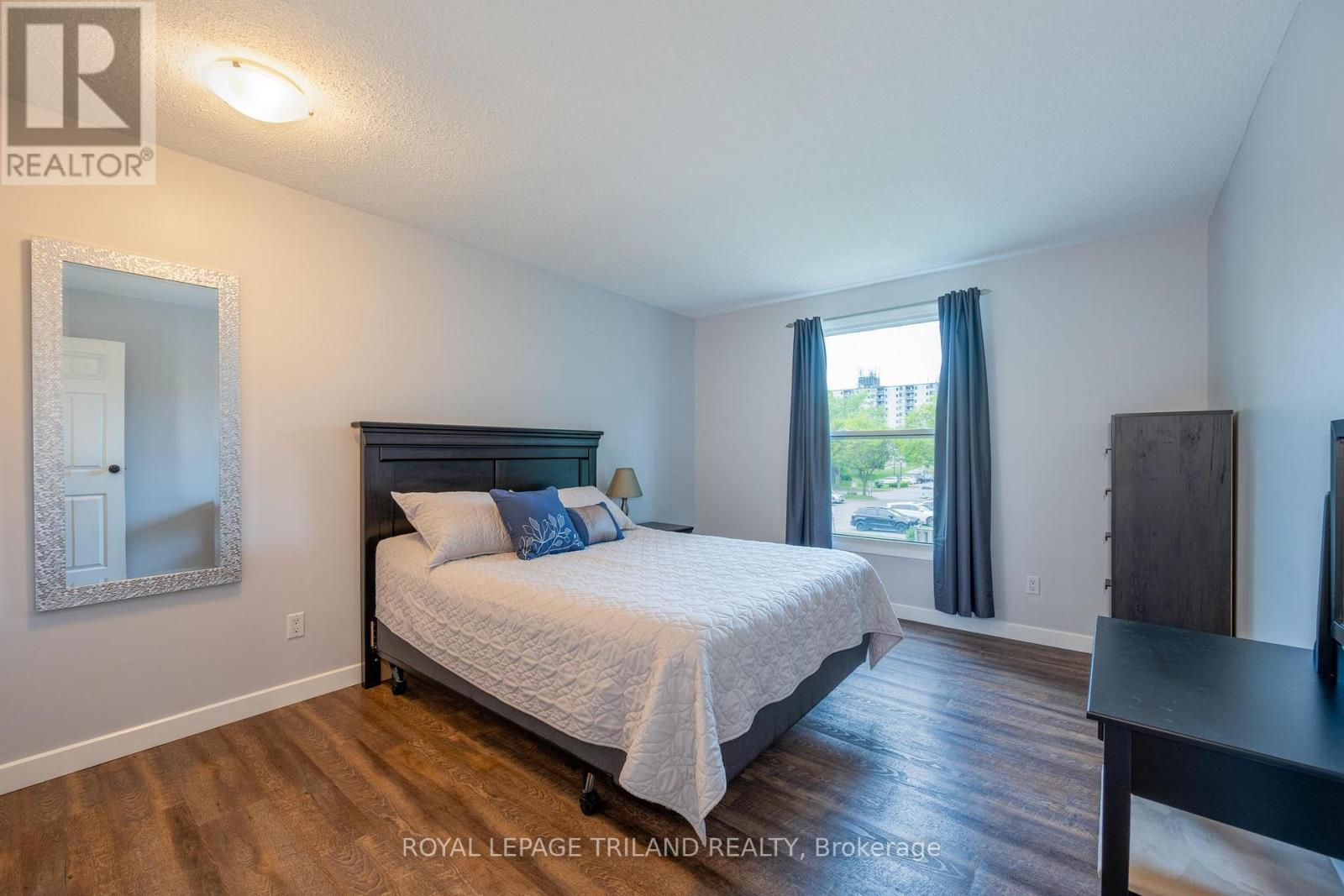 #104 70 FIDDLERS GREEN ROAD - 9