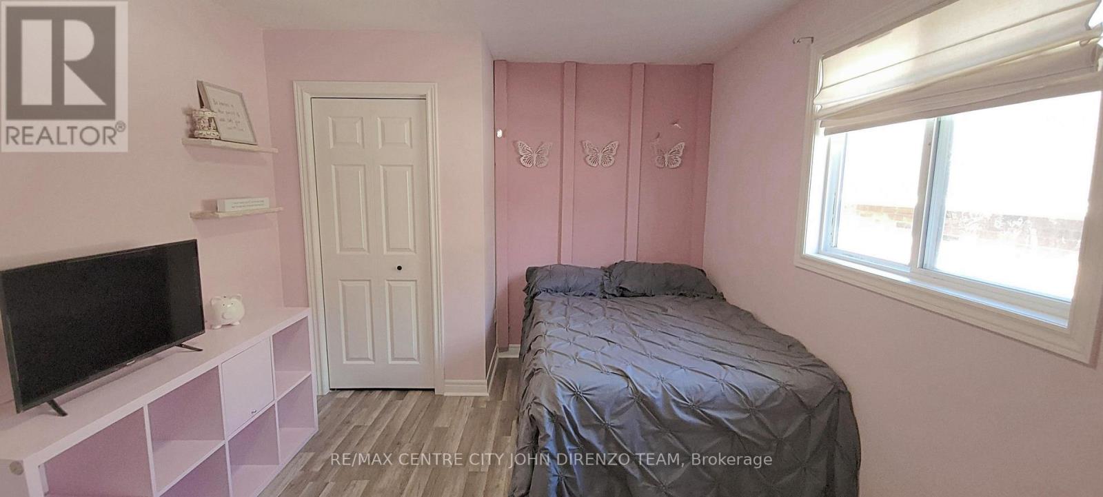 72 AXFORD PARKWAY - 16