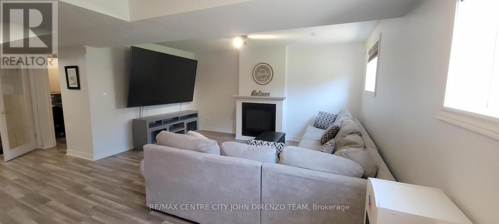 72 AXFORD PARKWAY - 19