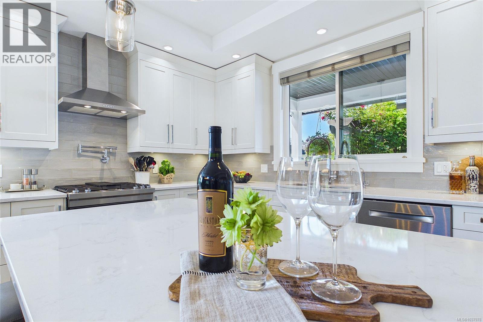 3778 Marjorie Way - 11