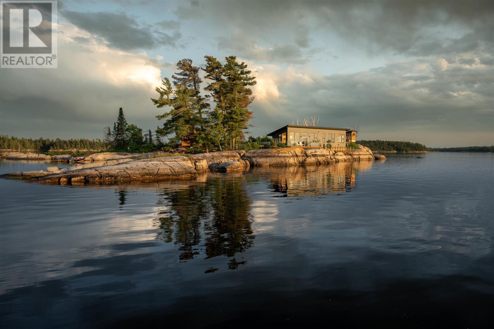Island S900 Little Sand Lake