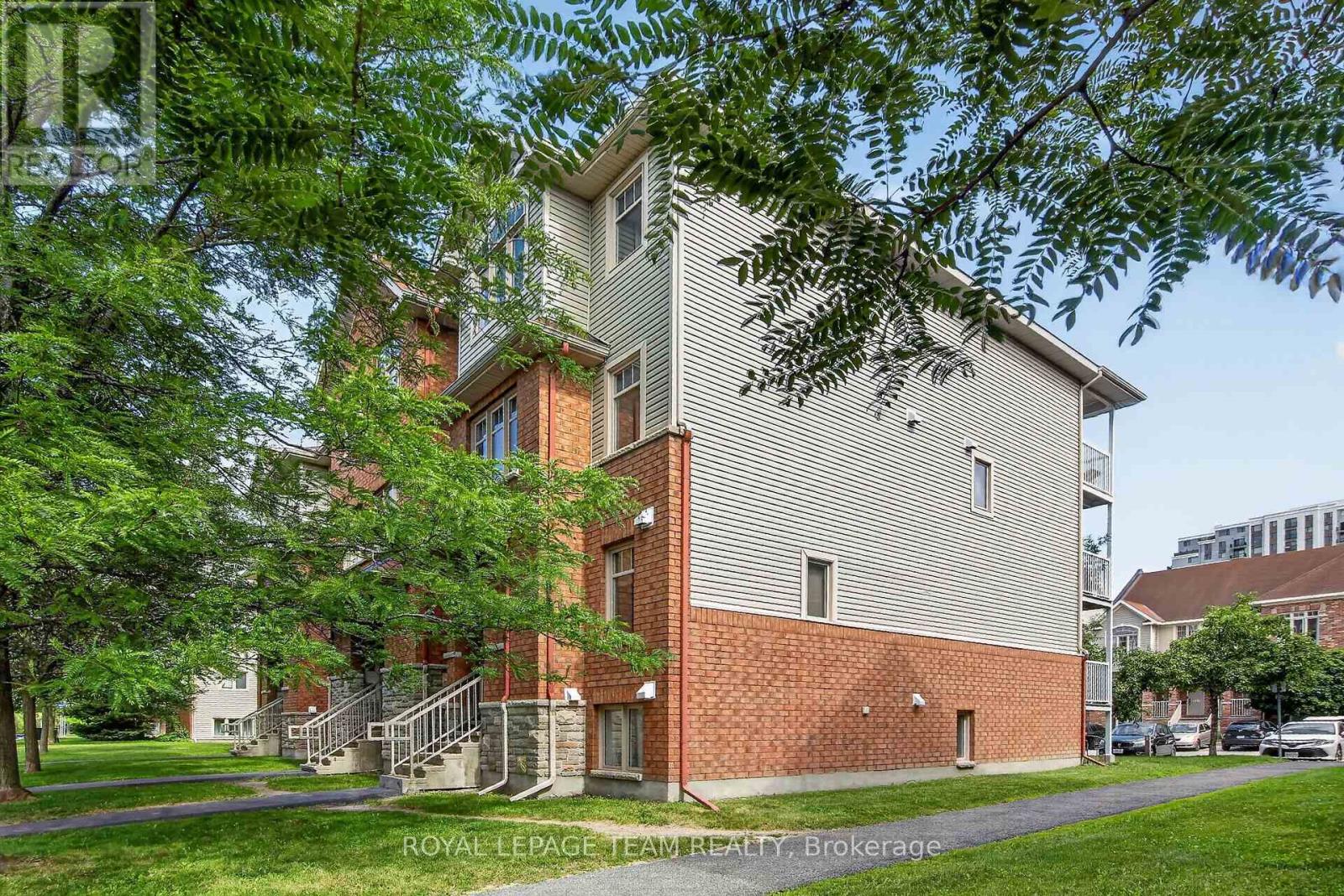 255 DEERCROFT AVENUE - 32