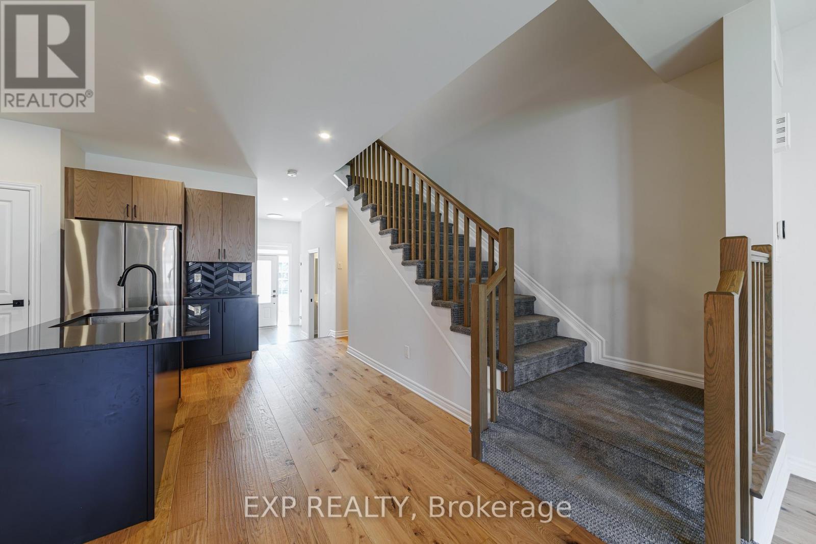 120 PATCHELL PLACE - 10