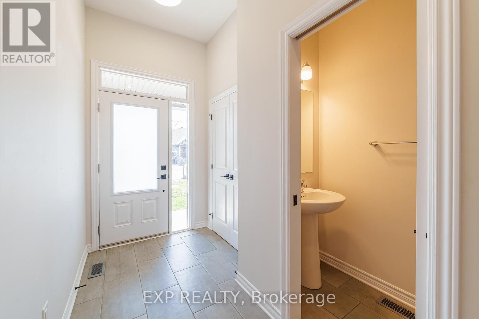120 PATCHELL PLACE - 3