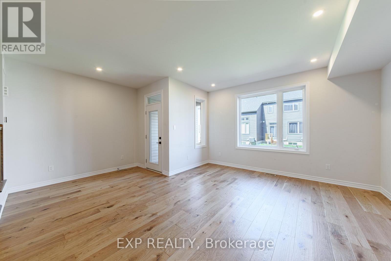 120 PATCHELL PLACE - 5
