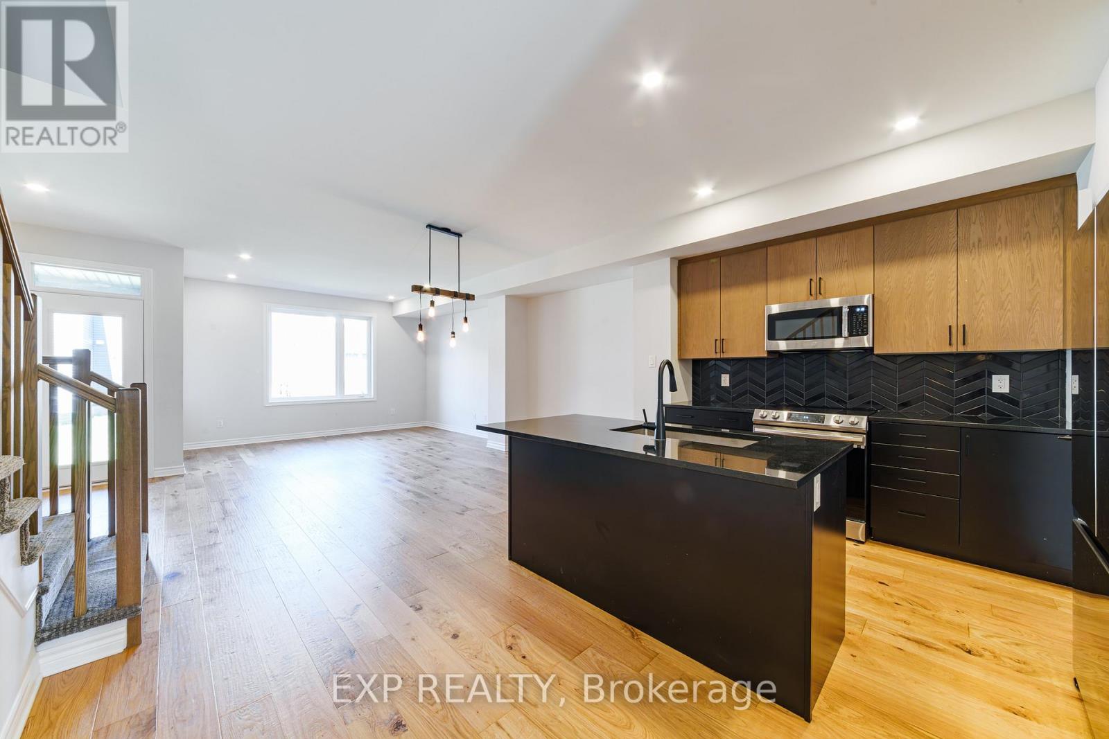120 PATCHELL PLACE - 6