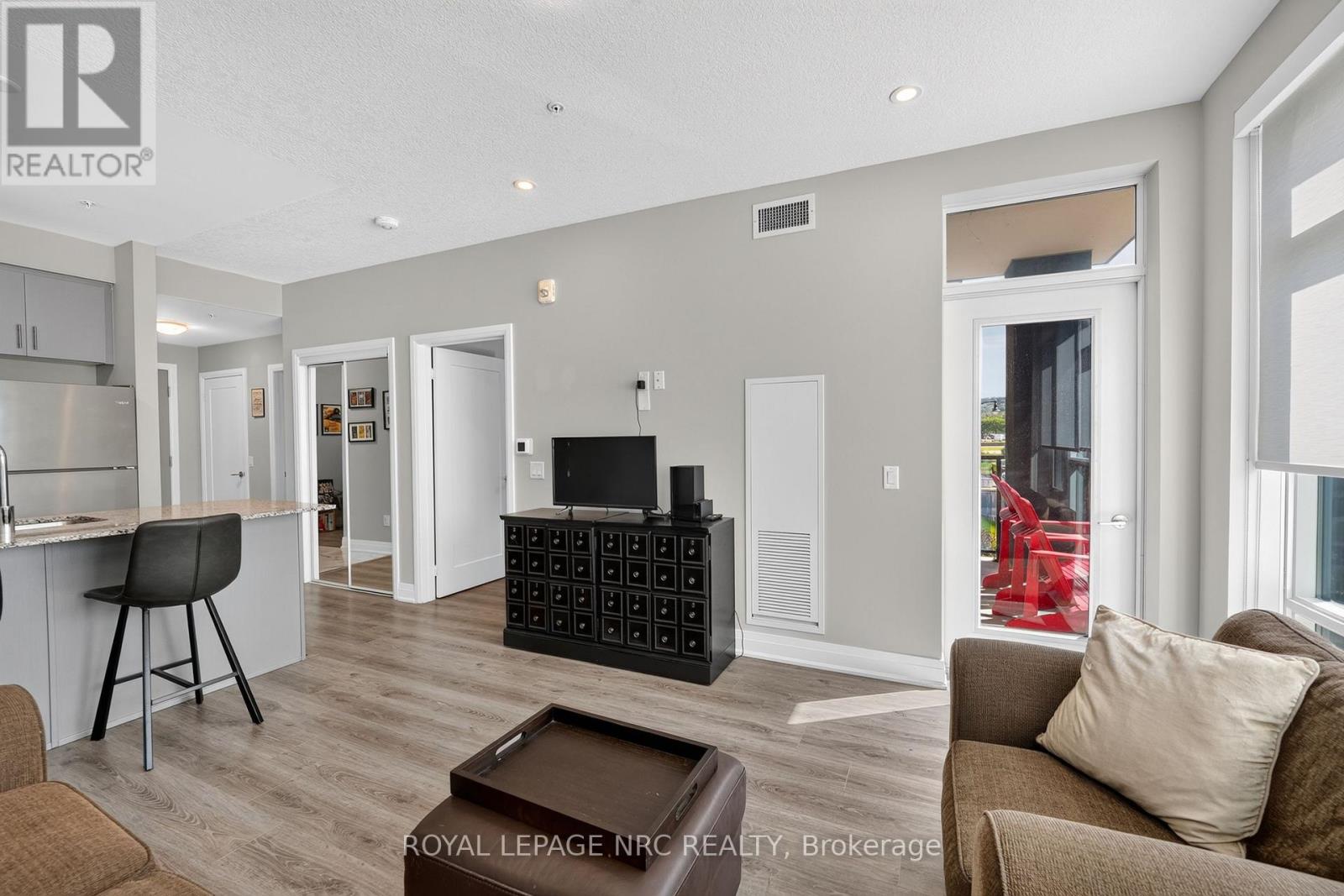 #232 16 CONCORD PLACE - 10