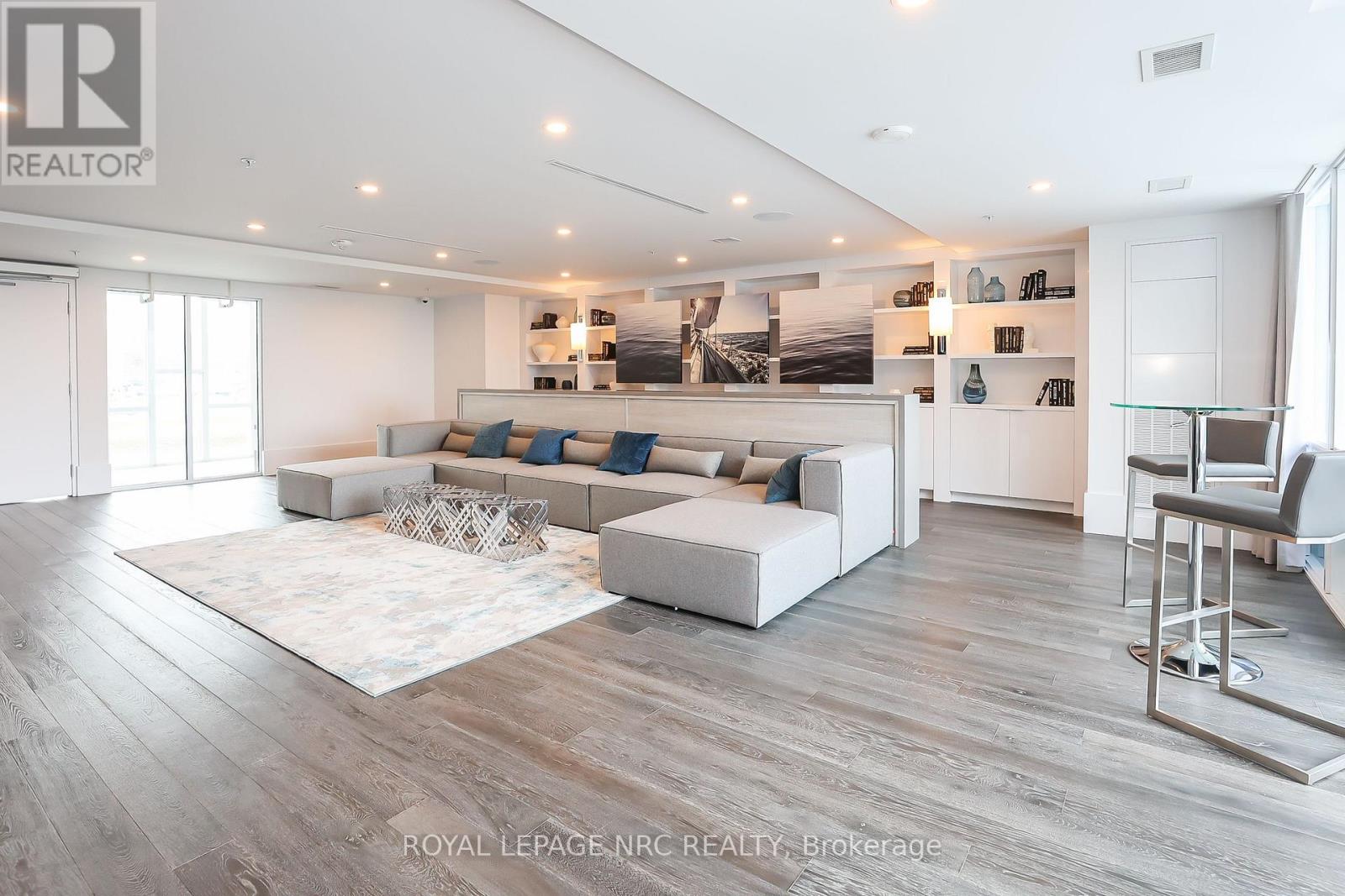 #232 16 CONCORD PLACE - 27