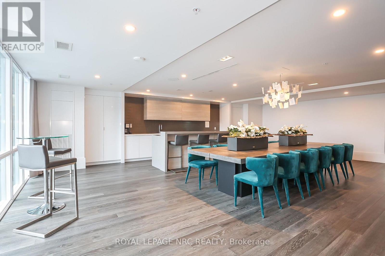 #232 16 CONCORD PLACE - 29