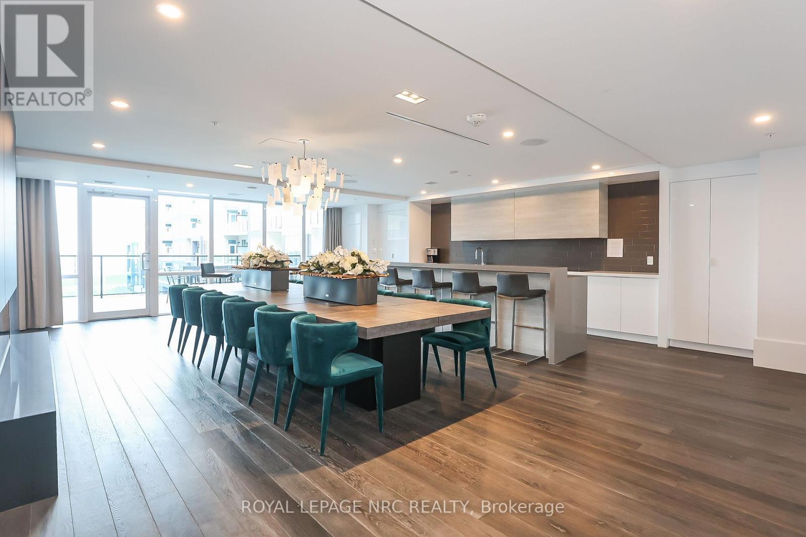 #232 16 CONCORD PLACE - 30