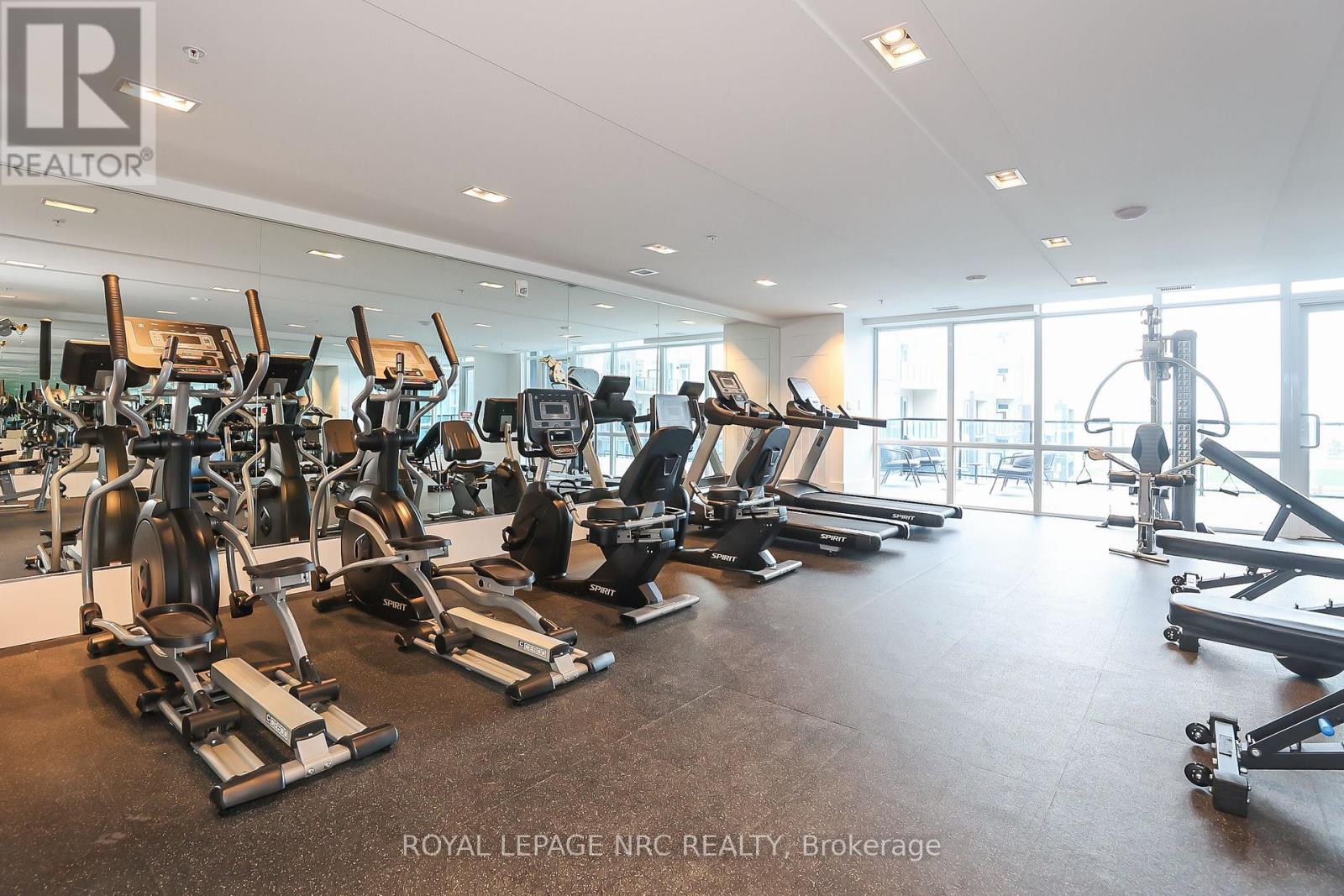 #232 16 CONCORD PLACE - 33