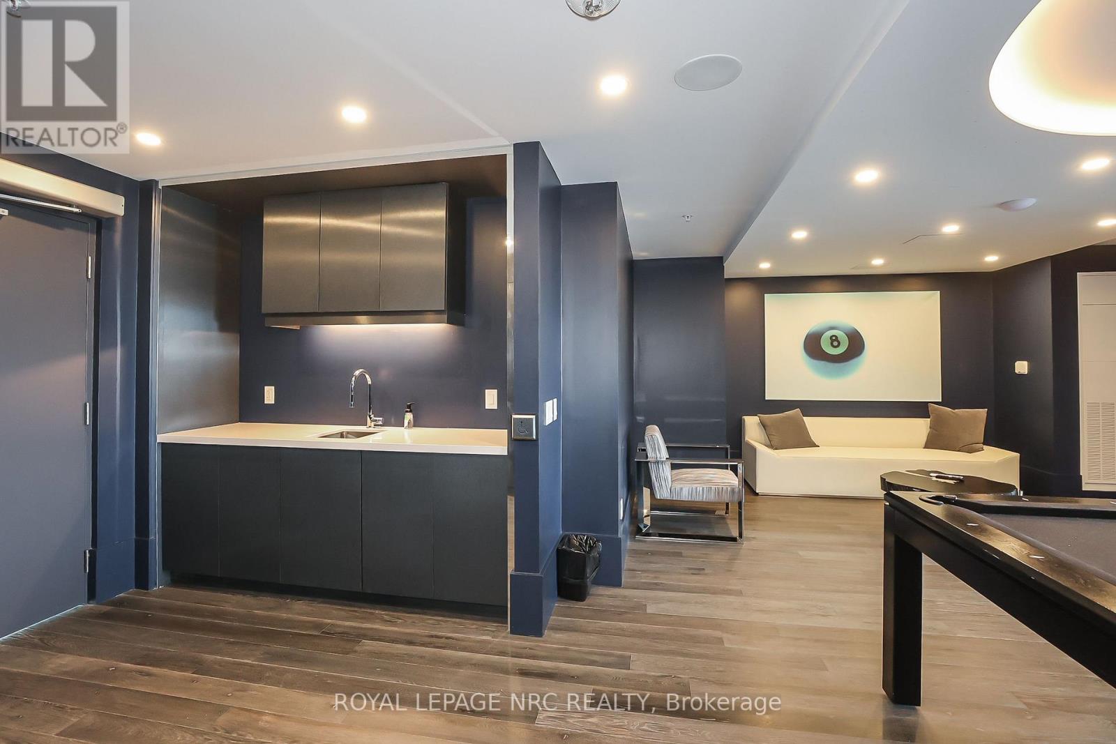 #232 16 CONCORD PLACE - 38