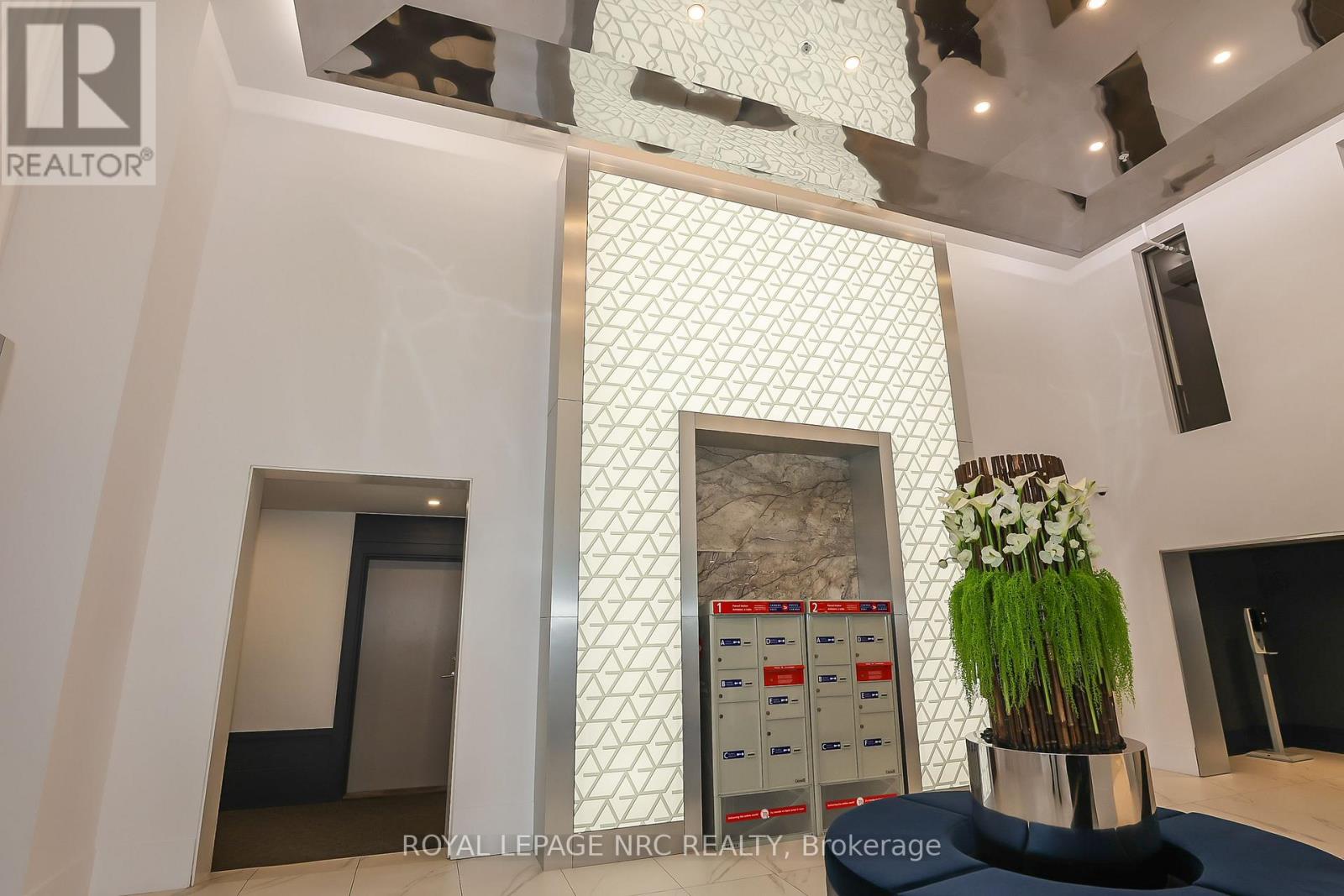 #232 16 CONCORD PLACE - 41