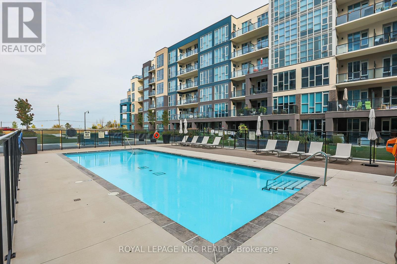 #232 16 CONCORD PLACE - 47