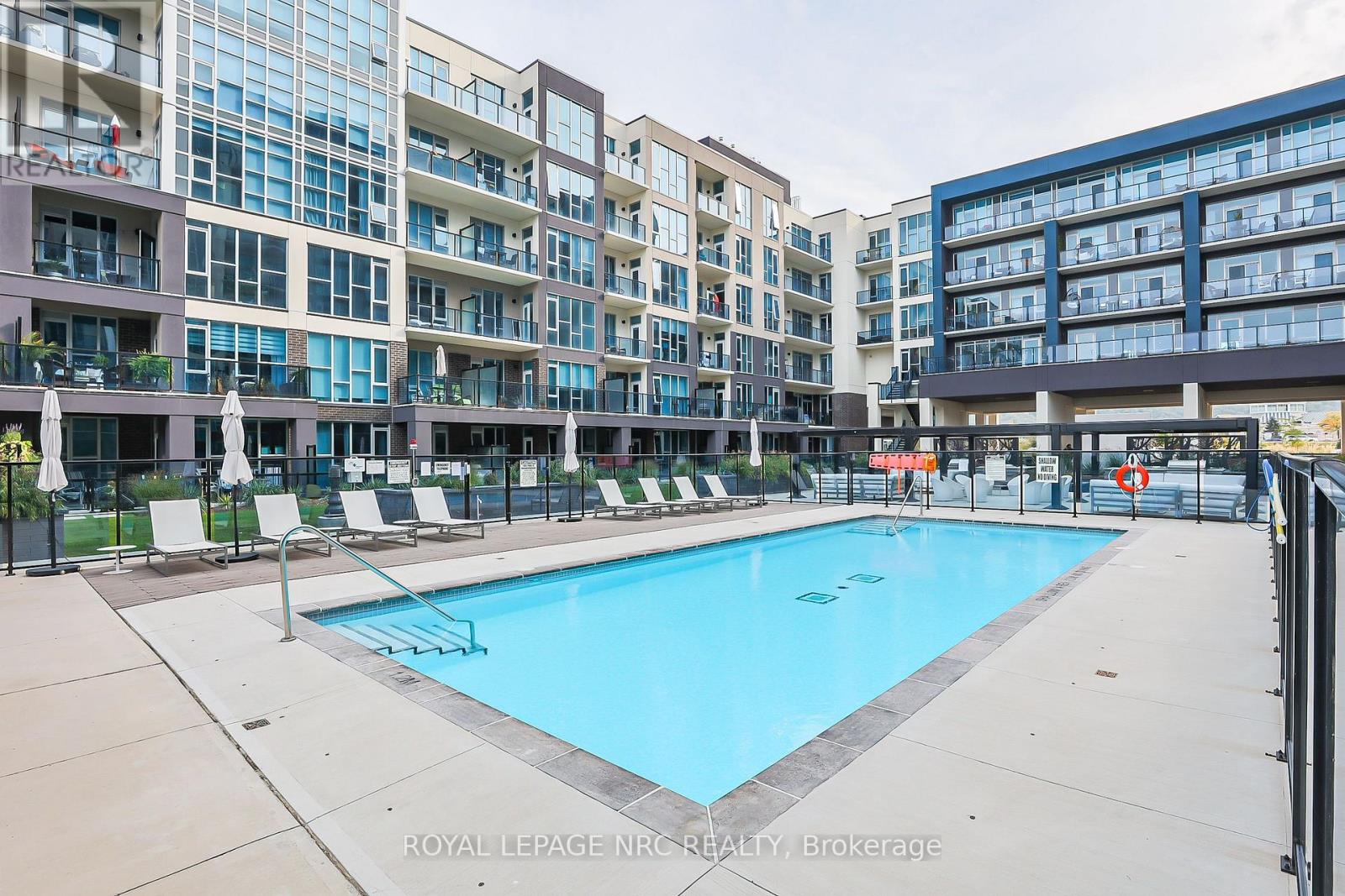 #232 16 CONCORD PLACE - 48