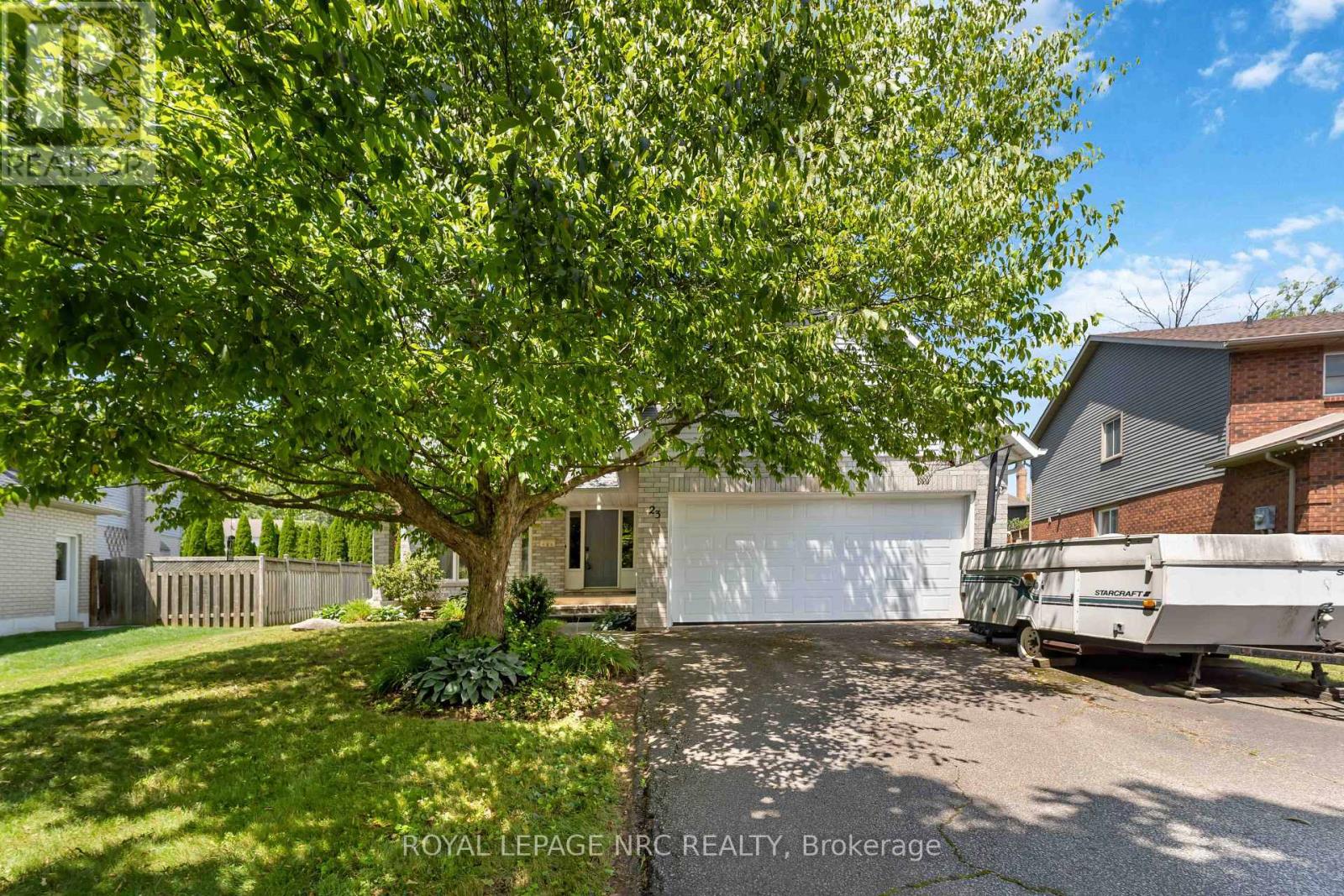 23 WOODSIDE SQUARE - 1