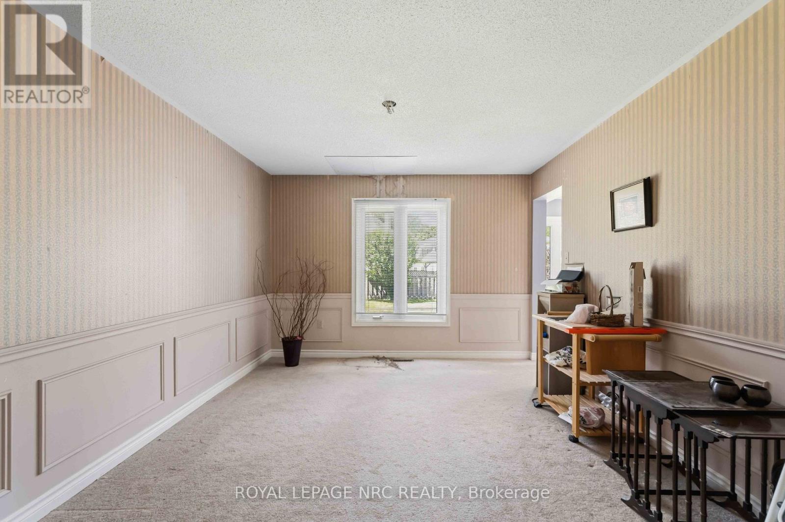 23 WOODSIDE SQUARE - 15