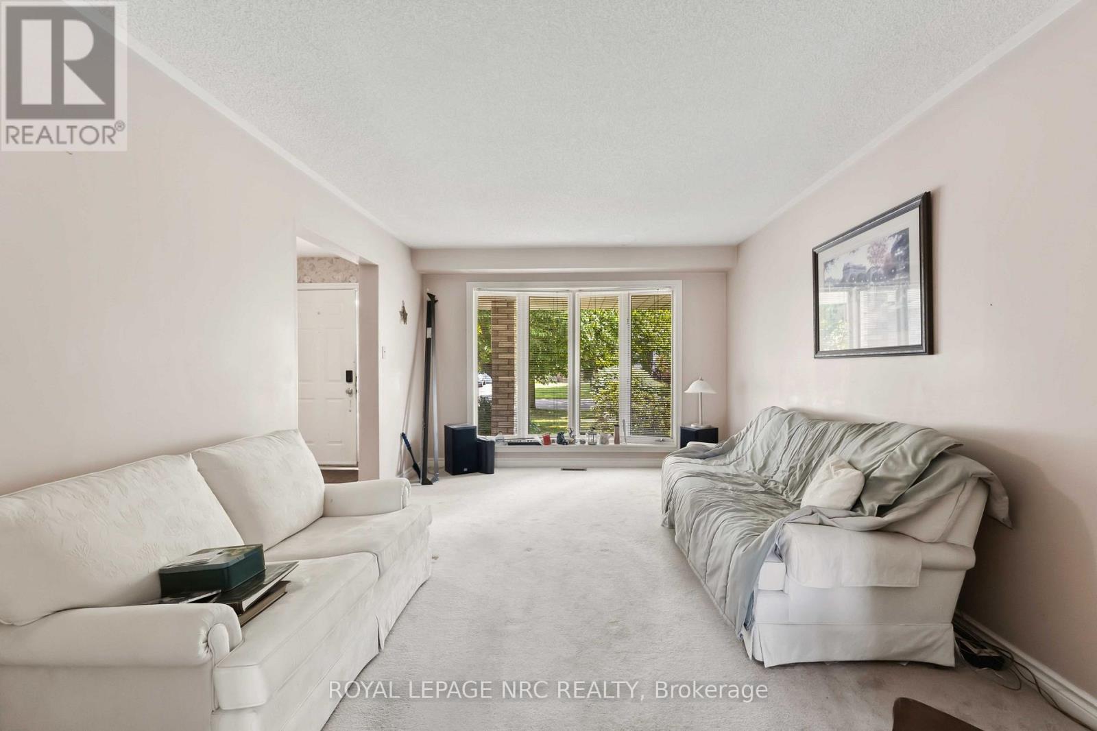 23 WOODSIDE SQUARE - 16