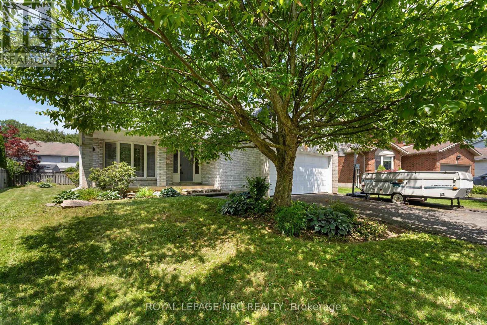 23 WOODSIDE SQUARE - 2