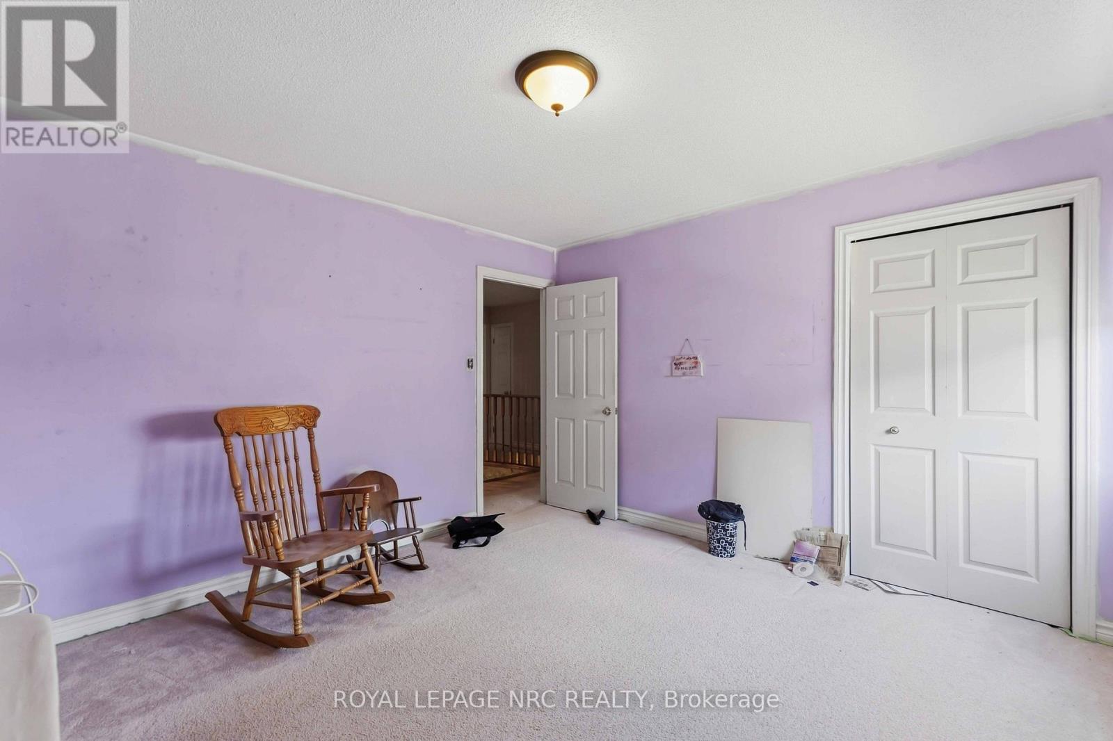 23 WOODSIDE SQUARE - 21