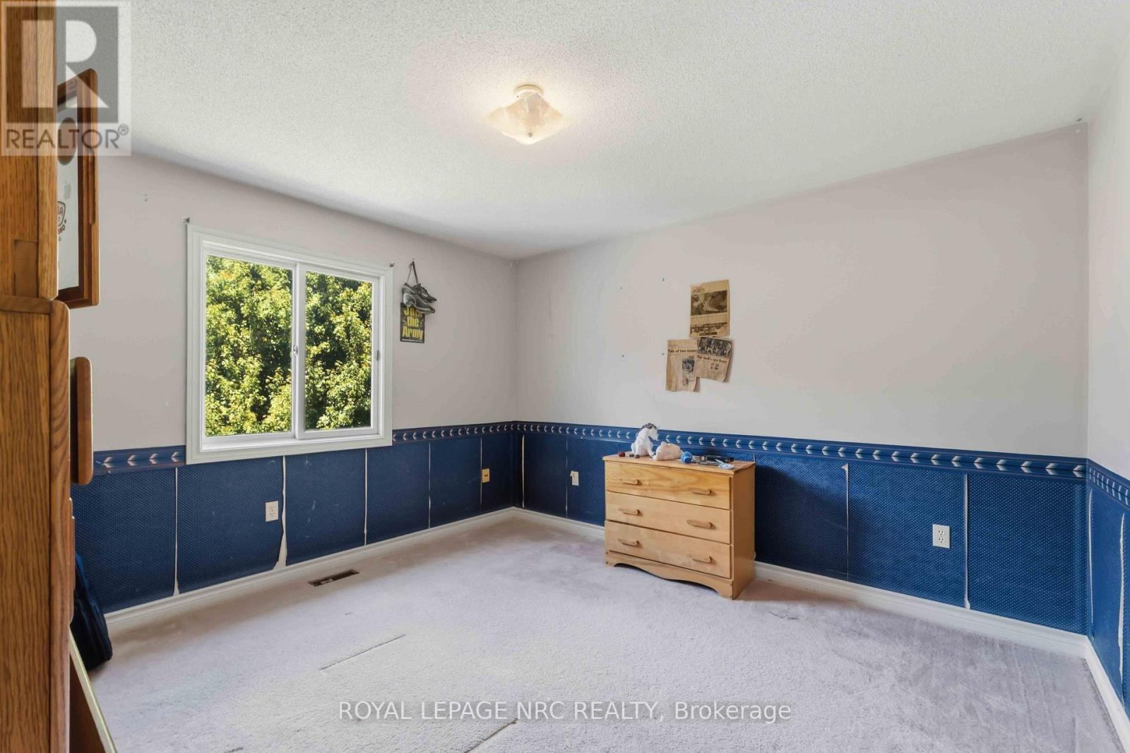 23 WOODSIDE SQUARE - 24