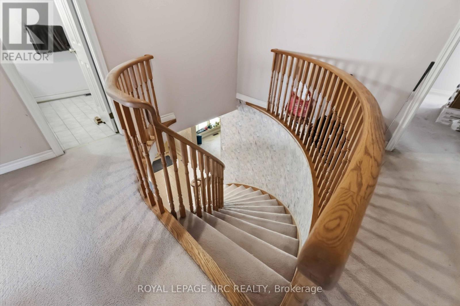 23 WOODSIDE SQUARE - 26