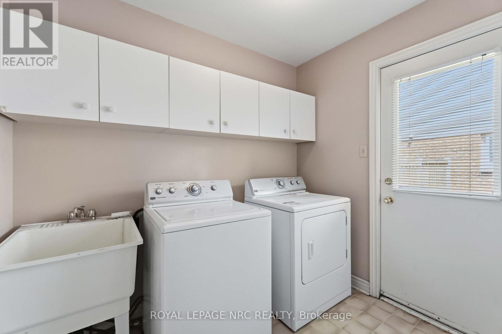23 WOODSIDE SQUARE - 31