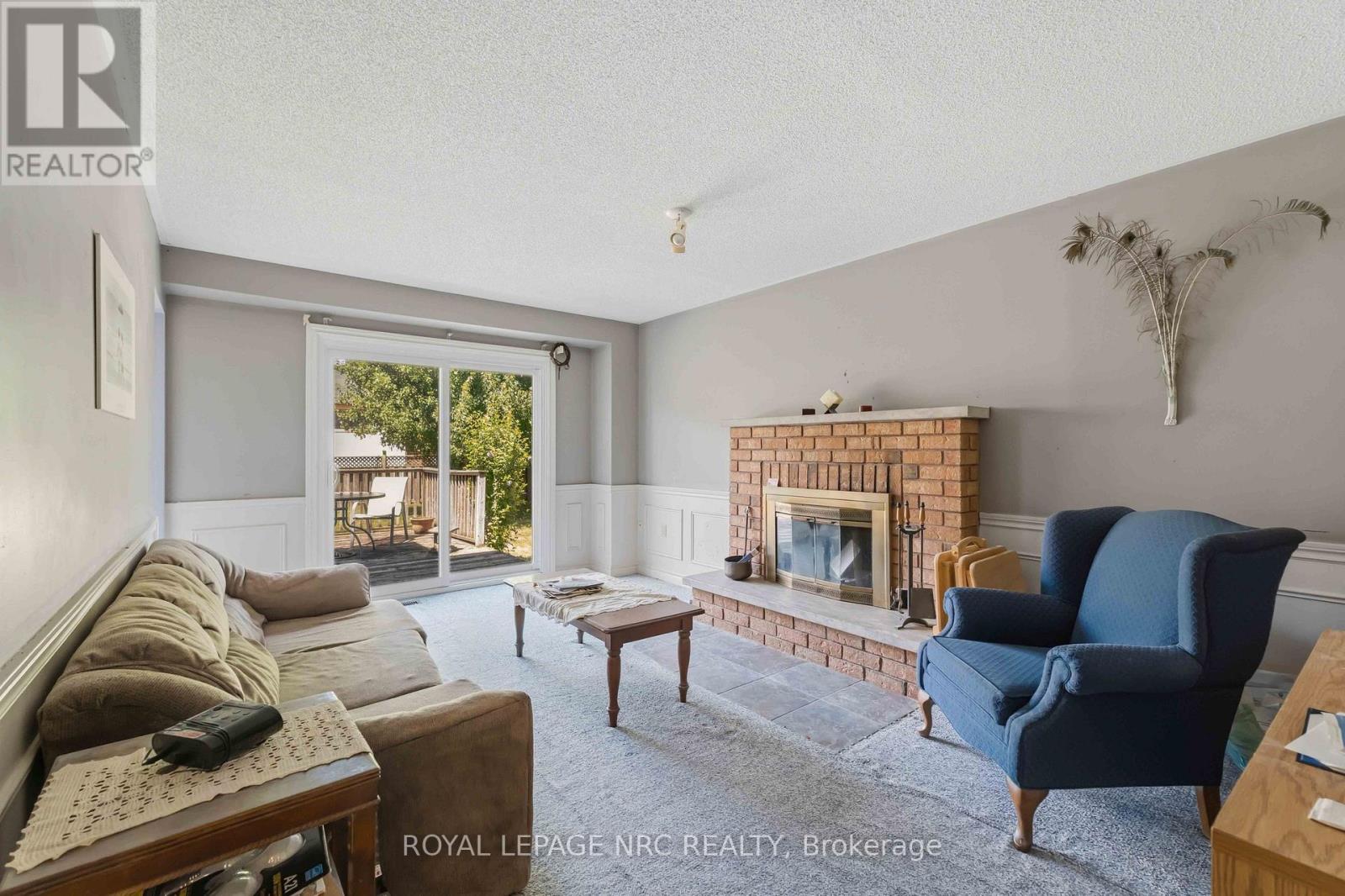 23 WOODSIDE SQUARE - 7